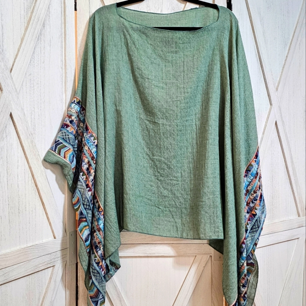 Three Bird Nest Fallon Poncho - One Size in Green Embroidered Material